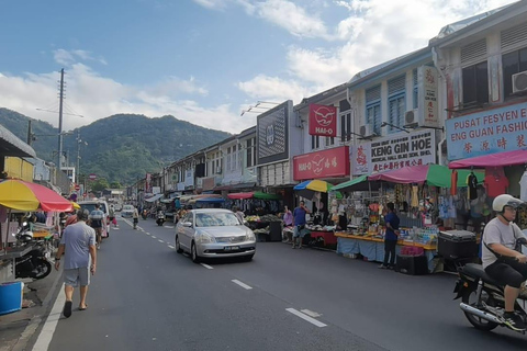 Penang Guided Day Tour with Georgetown, Batik & Beach Sunset