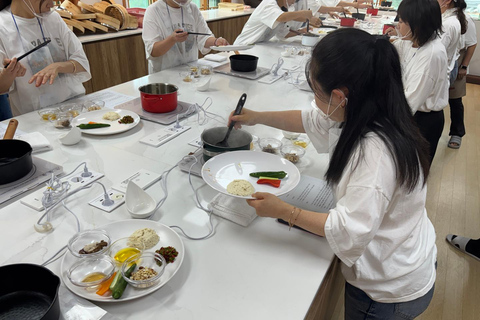 Busan: Saturday Temple Meditation & Tea Ceremony Tour Busan: Beomeosa Temple Meditation & Tea Ceremony Tour