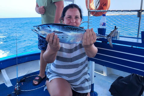 Rodas: Excursión de pesca, snorkel, barbacoa y guía profesional