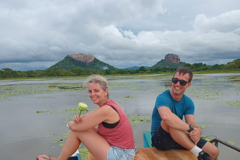 Sigiriya: Traditional Village Tour with Lunch