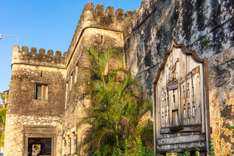 Zanzibar: Jozani Forest, Spice Farm & Stone Town Full-Day. TOUR WITH HOTEL TRANSFER PICKUP AND DROP