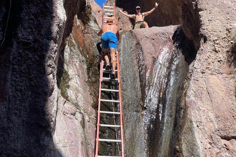Las Vegas: Arizona Hot Springs Guided Hike with Snacks