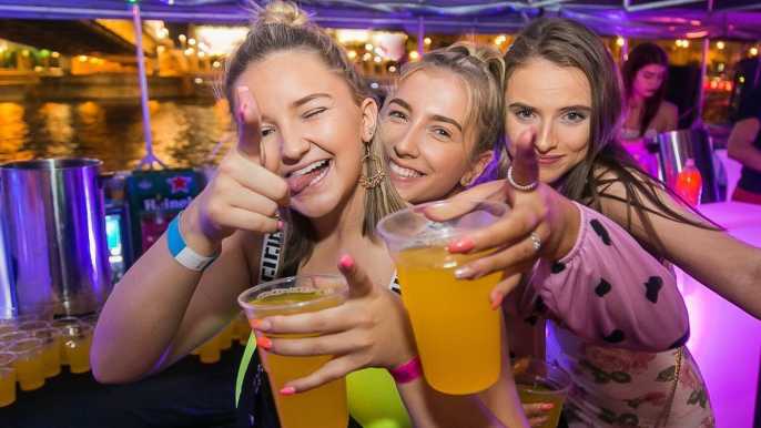 Budapest: Boat Party on the River Danube with Drinks