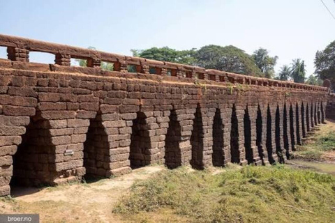 Siem Reap to Phnom Penh: Private Transfer with Scenic Stops