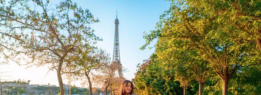 Paris : séance photo professionnelle avec la Tour Eiffel