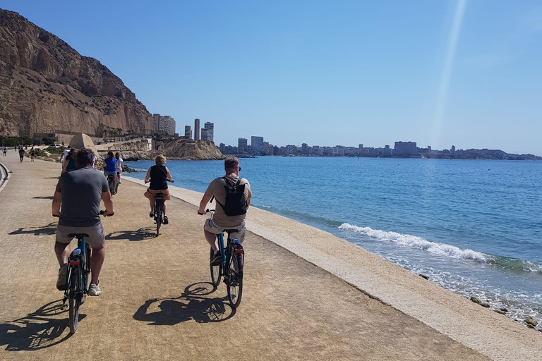 Passeio pela praia em Alicante