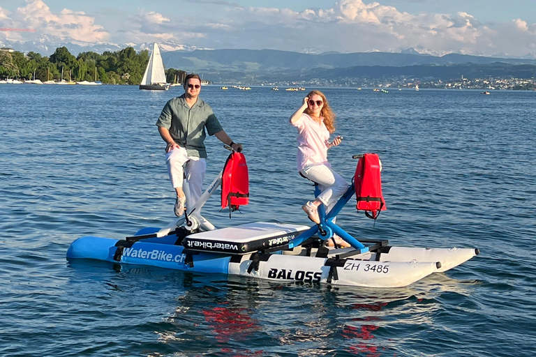 Waterbike op het meer van ZürichWaterfietstocht op het meer van Zürich - Tandem voor de hele dag