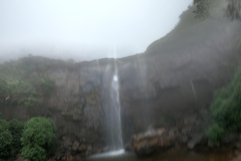 Kandy: Waterfalls and Local Village Day Tour with Lunch