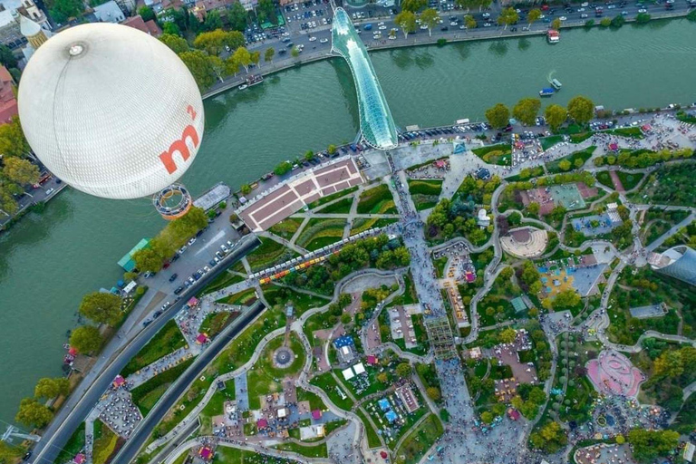 Tbilisi: VIP 4-in-1 Balloon, Cable Car, Boat & Wine Tour