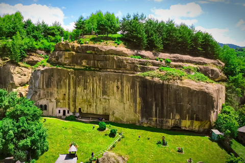 From Bucharest: Brădetu 4x4 Tour with Lunch, Hotel Pick-Up