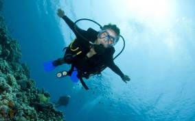 Hurghada: Diving & Snorkeling Cruise Tour w Lunch & Drinks