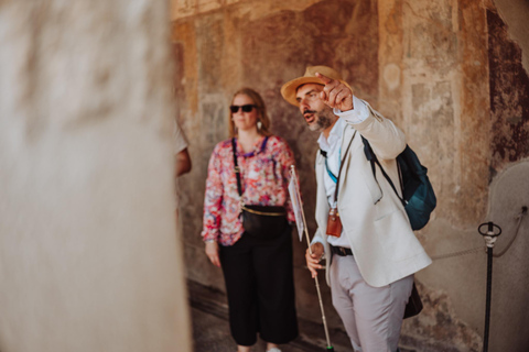 Pompeii and Amphitheatre group tour with an archaeologistItalian Tour