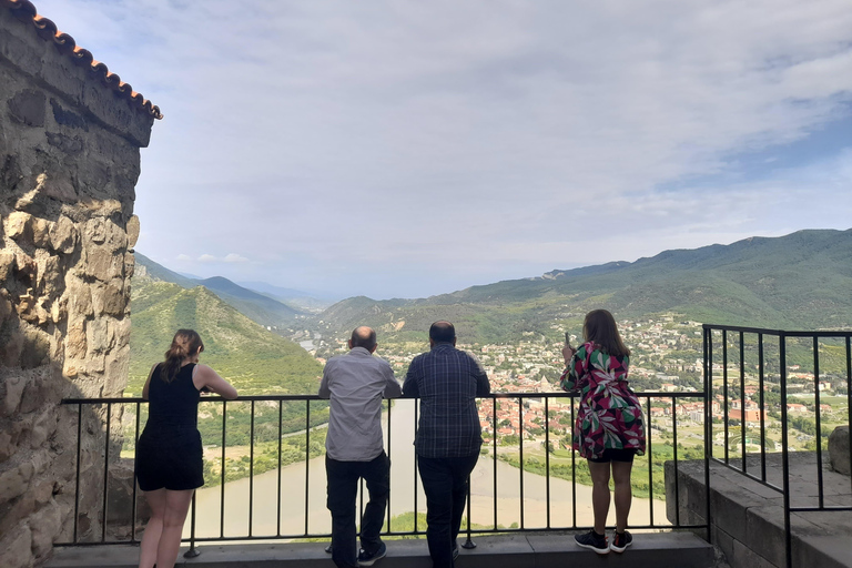 Kutaisi: Private Transfer to Tbilisi with Sightseeing Stops