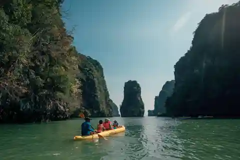 Phuket: James Bond Island Tour med kajaksejlads i havgrotter