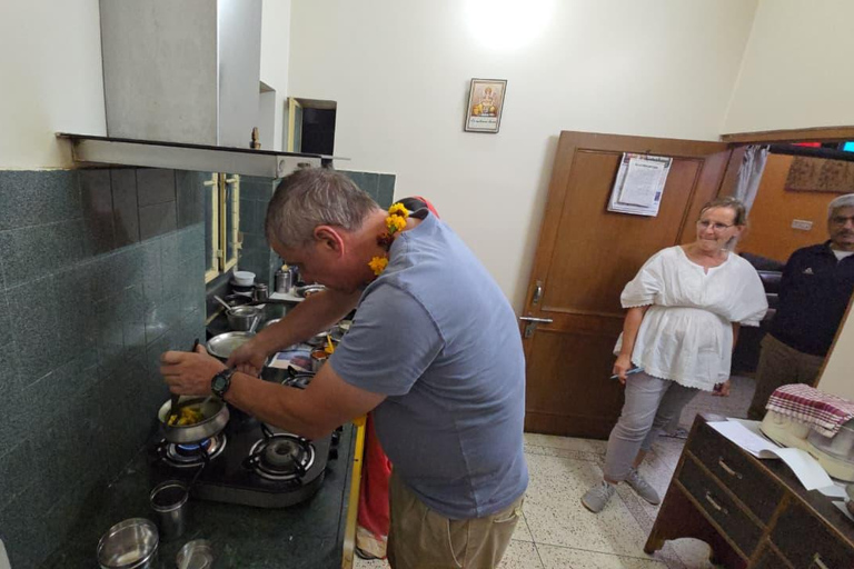 Varanasi: Indian Cooking Class with Hotel Pickup