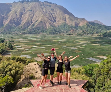 Lombok: Private Car/Van Charter with Driver-Guide