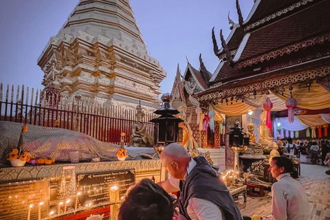 Chiang Mai: Doi Suthep Night Tour with Monk Blessing