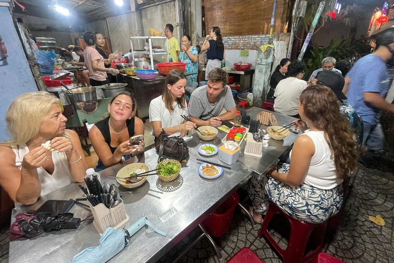 Hoi An Lantern Alley Food & Story Walk