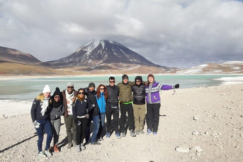 Uyuni: Tour de 1 día de Aventura por el Salar y el DesiertoExcursión en lengua inglesa