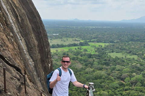 Kandy: Polonnaruwa, Sigiriya & Dambulla Private Tour