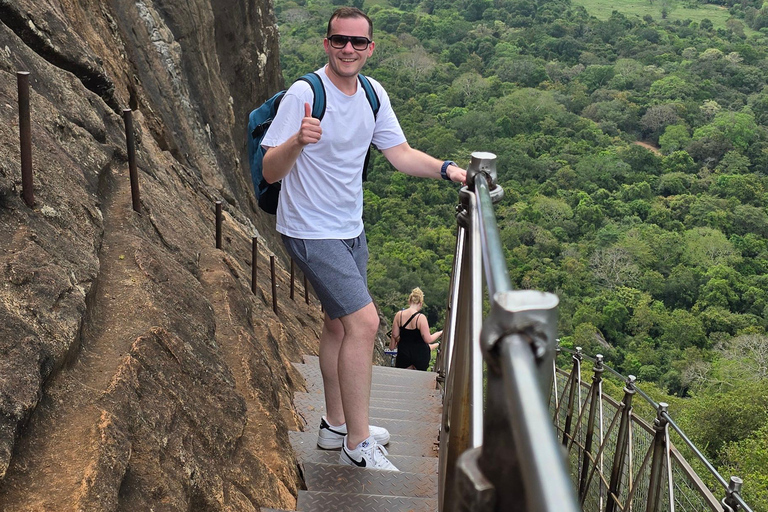 Kandy: Polonnaruwa, Sigiriya & Dambulla Private Tour
