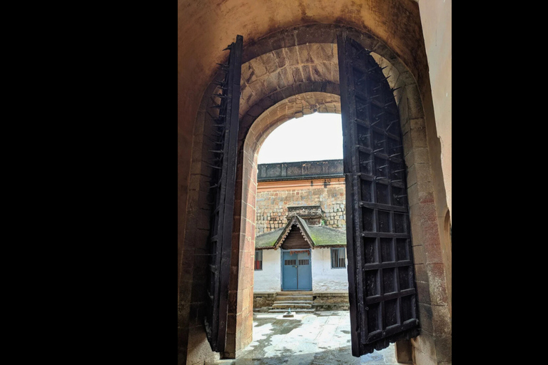 Bengaluru: Fort Guided Tour with Entry Ticket