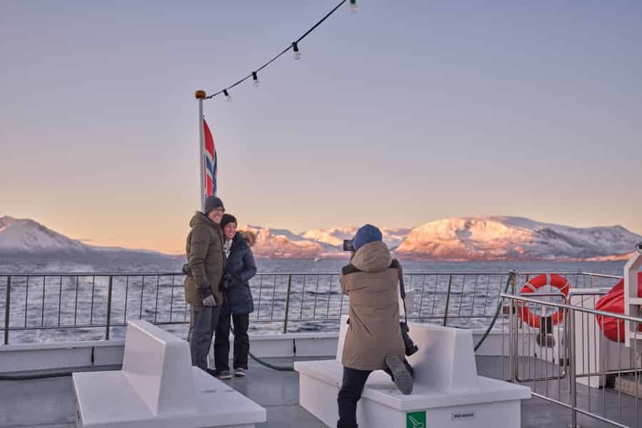 Tromsø: Arktische Fjord-Kreuzfahrt in polaren Landschaften. Foto: GetYourGuide