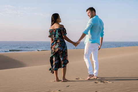 Gran Canaria: Private Playa del Inglés Holiday Photoshoot Standard: 20 photos | 30 mins