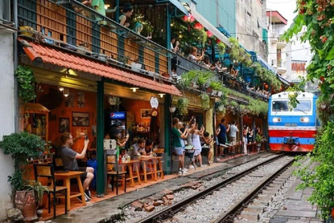 Scenic Vietnam Highlights: Coastal Towns, Culture & Bays