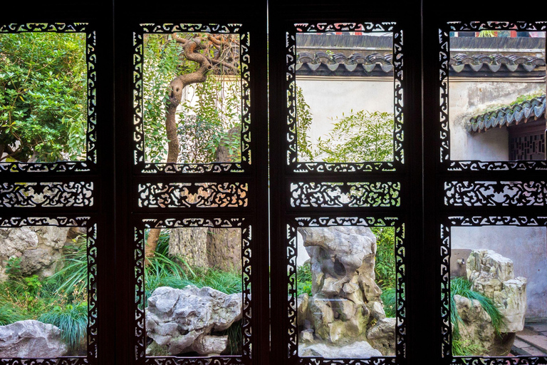 Shanghai: Yu Garden (Artistic Courtyard) e-ticketShanghai: Yu Garden e-ticket middagsessie (12:30-16:00)