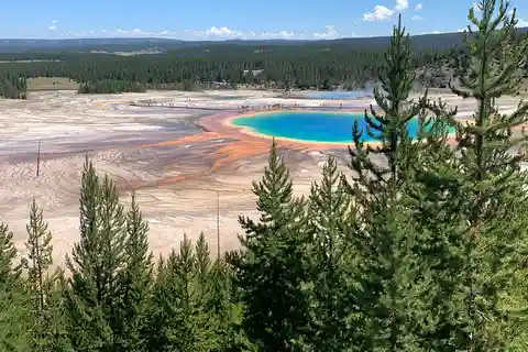 Yellowstone: Private Grand Loop Tour mit luxuriösem Geländewagen