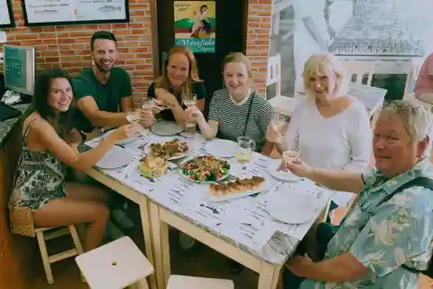 Portimão: Guided Local Food Tour