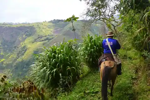 Passeio a cavalo e visita a Tablón, Chaquira e Pelota