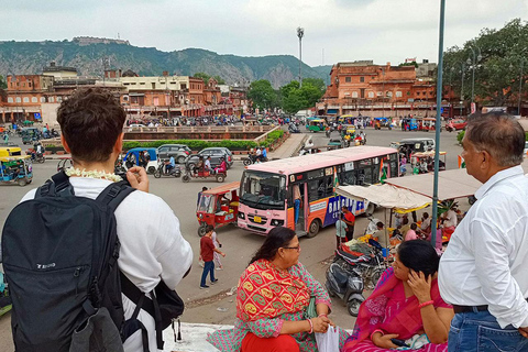 Jaipur: Guided Evening Walking City Tour with Food Tasting