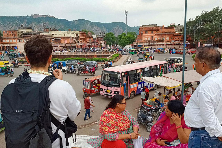 Jaipur: Guided Evening Walking City Tour with Food Tasting