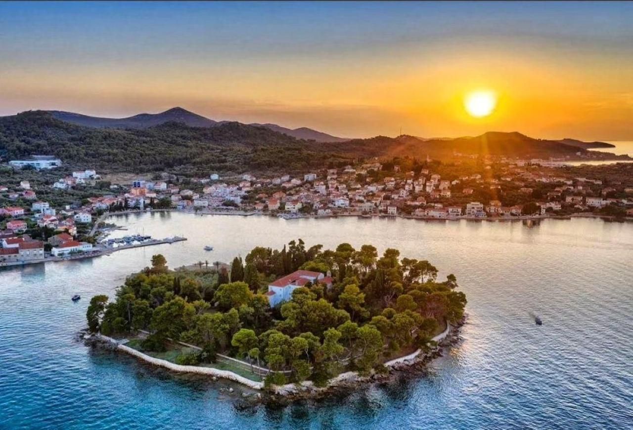 Zadar: Inselhopping-Bootstour & Schwimmen in der Blauen Bucht mit Getränken