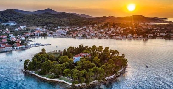 Zadar: Island Hopping Boat Tour & Blue Bay Swim with Drinks
