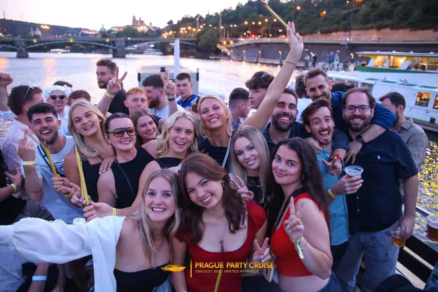 Prag-Party-Pass: Bootsparty + Epic Club + Offene Bar. Foto: GetYourGuide