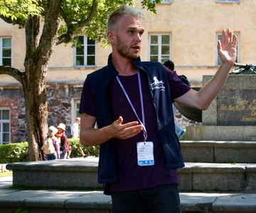 Suomenlinna: Guided Walking Tour with an Authorized Guide