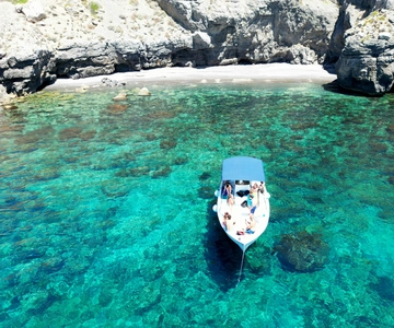 Tour en barco a Favignana y Levanzo con degustación y parada para nadar