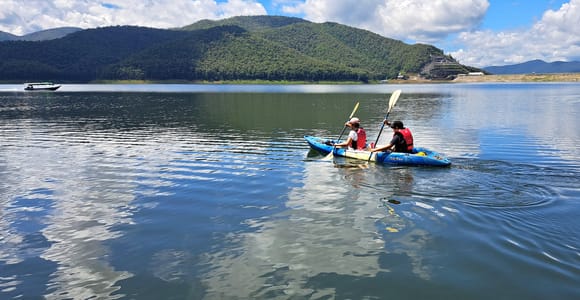 Chiang Mai: Sticky waterfall, lake kayak and cycling tour
