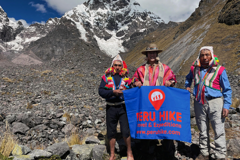 From Cusco: Ausangate 7 Lakes with Hot Springs Full Day Hike