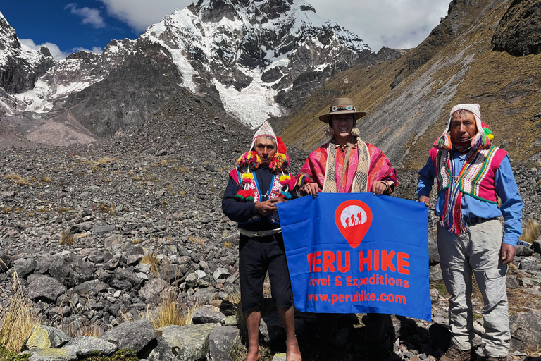From Cusco: Ausangate 7 Lakes with Hot Springs Full Day Hike