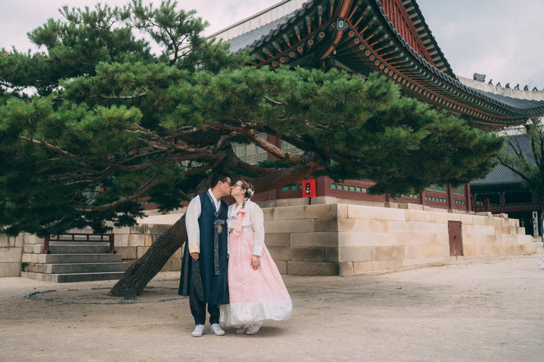 Seoul: K-Drama Style Couple Photoshoot