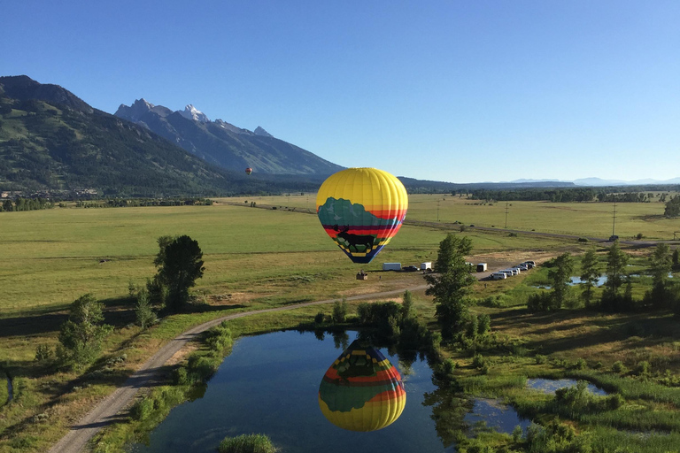 Teton Village: Grand Tetons Sunrise Hot Air Balloon Tour