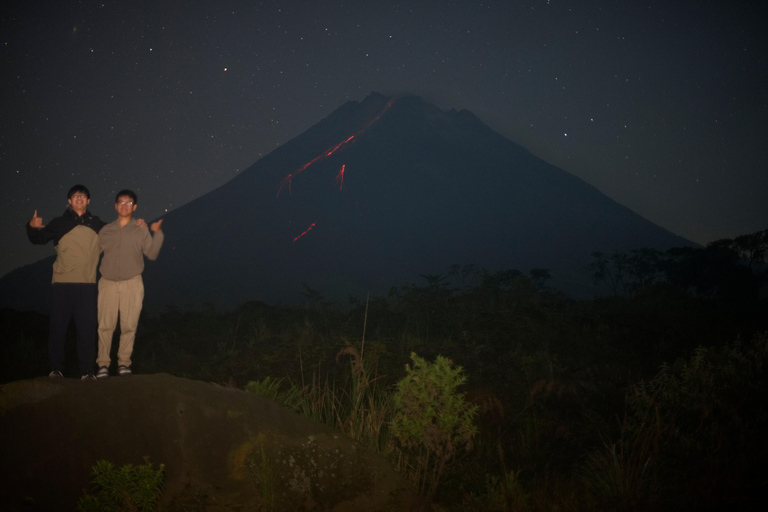 Yogyakarta: Merapi-berg avondtour met fotograafYogyakarta: Avondtour lavatour op de Merapi met een fotograaf