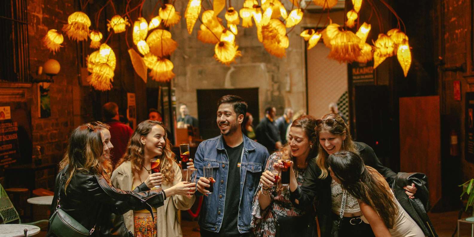 Barcelona: Guided City Pub Crawl with 4 Drinks | GetYourGuide