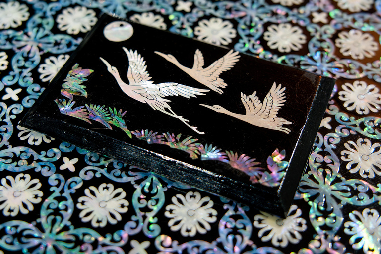 Seoul: Bukchon Najeonchilgi Mother-of-Pearl Handicraft Class