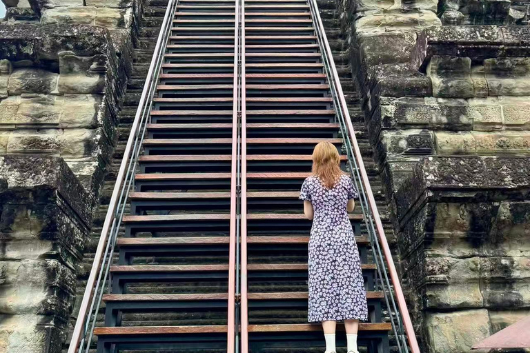 Siem Reap: Angkor Wat Private Tour with Photography & Guide Private Guided Photo Tour
