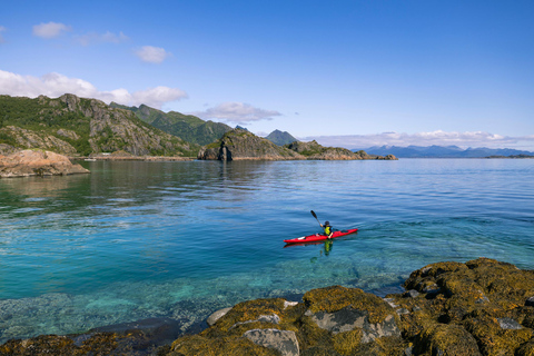 From Svolvær: Lofoten Guided Kayak Experience
